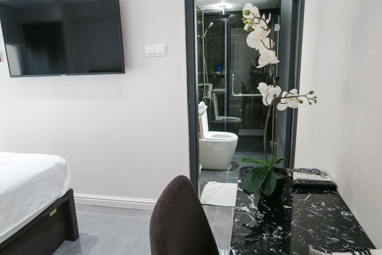 Apartment Deluxe & By Rr