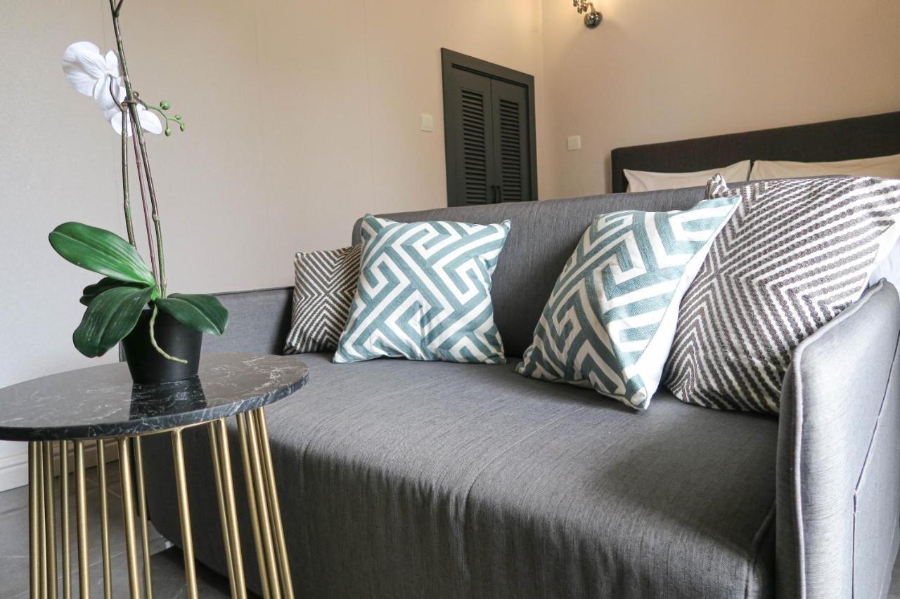 Apartment Deluxe & By Rr