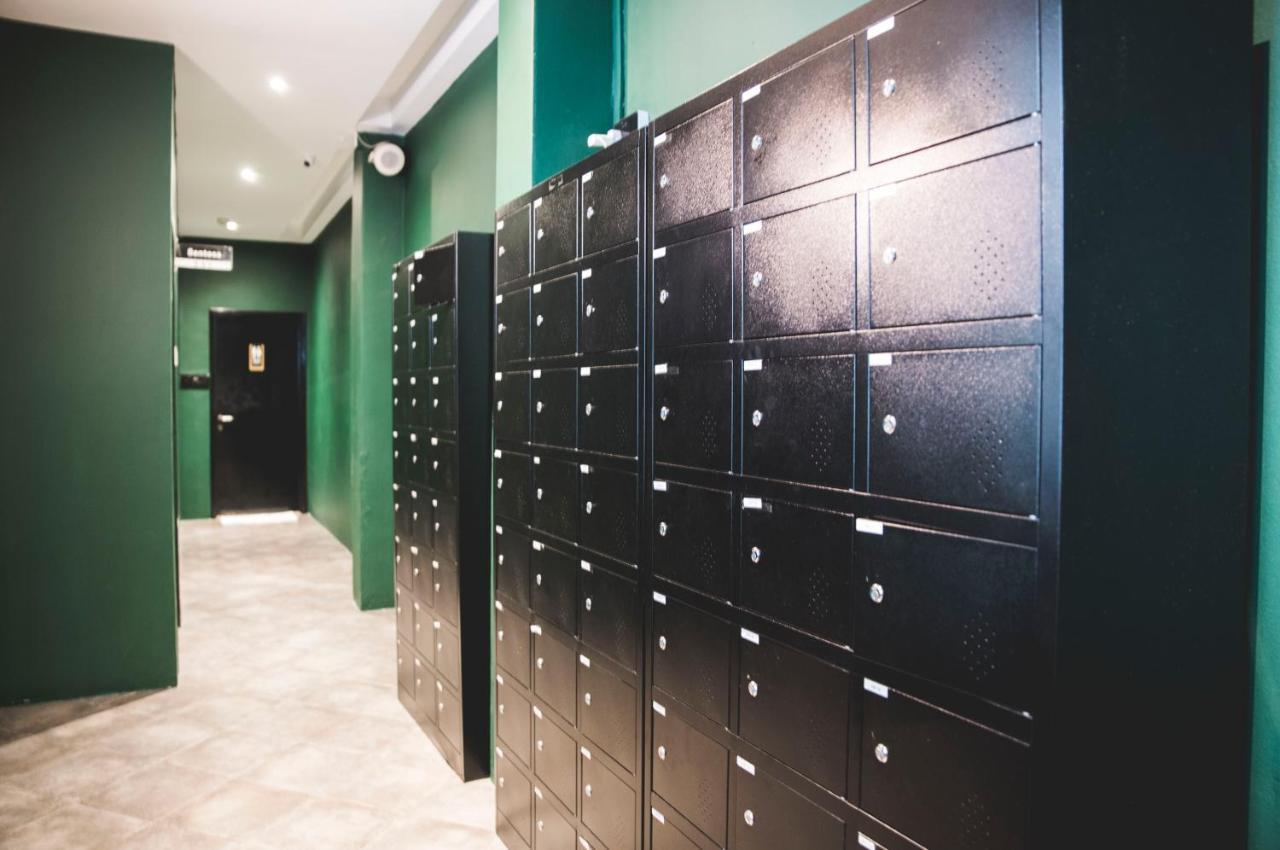 Capsule hotel Wink At Mosque Street Singapore