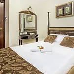 Hotel 81 Chinatown