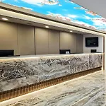 Hotel 81 Palace - Newly Renovated