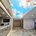 Hotel 81 Palace - Newly Renovated