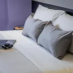 Hotel 81 Palace - Newly Renovated