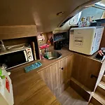 Sweet Elegant Boat Home @ Marina Waterfront
