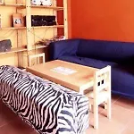 Inncrowd Backpackers Hostel 1