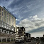 V Hotel Bencoolen