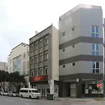 Gusti Bed & Breakfast Singapore