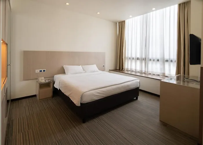 Aqueen Hotel Lavender