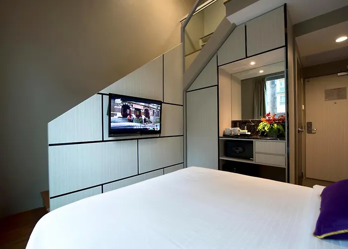 V Hotel Bencoolen