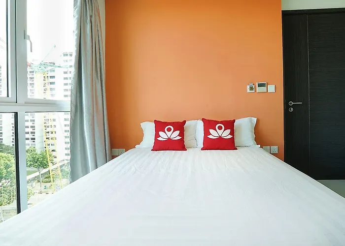Zen Rooms Evergreen Residence