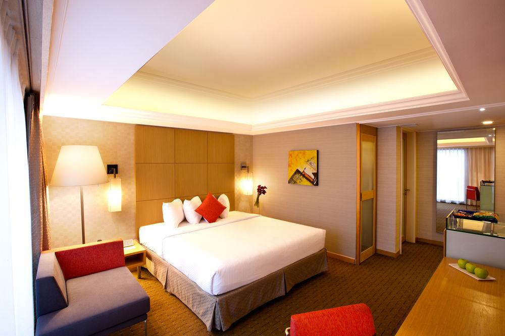 Novotel Clarke Quay Hotel 4*