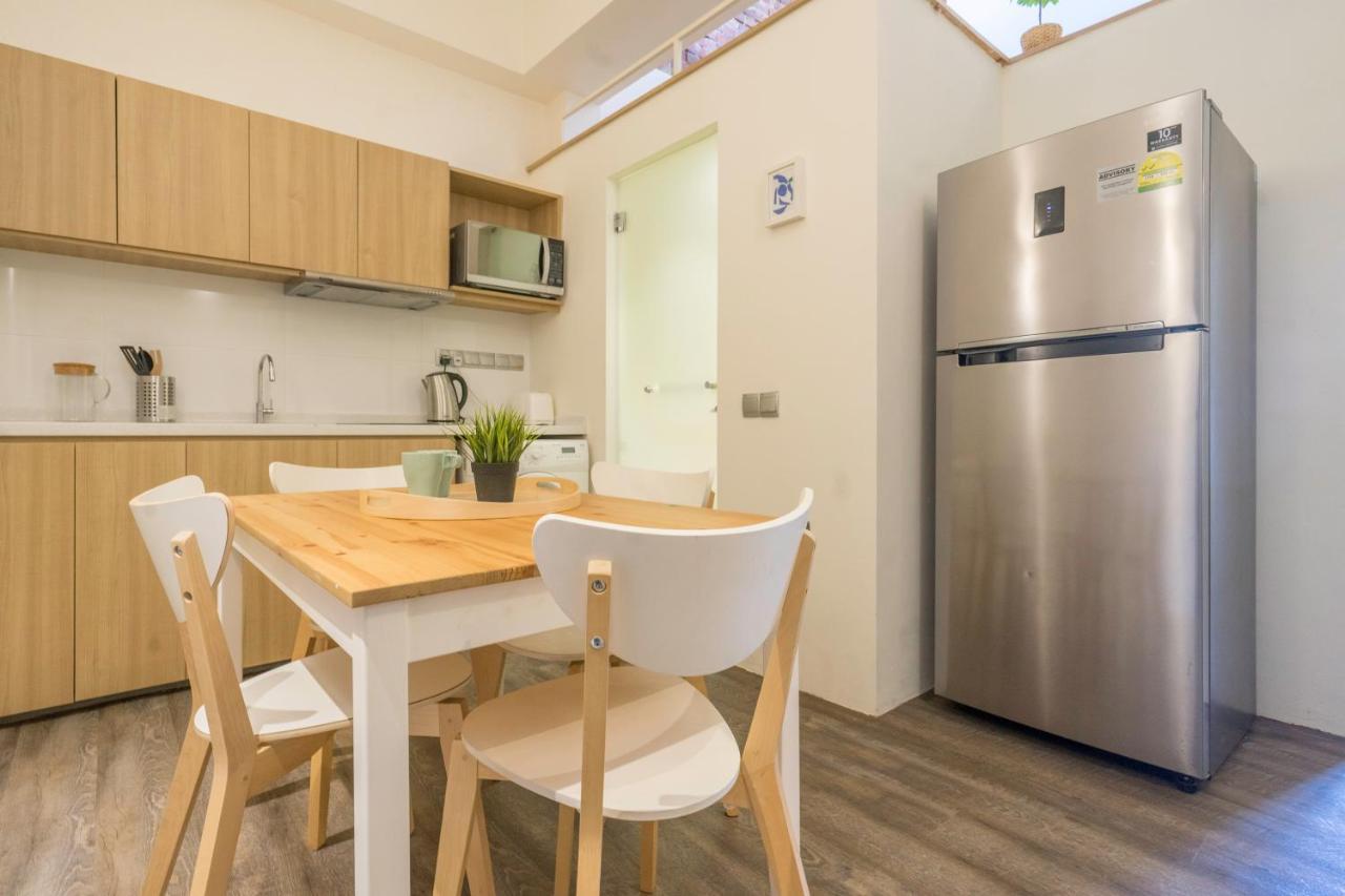 South Buona Vista Studio Suites A * Singapore