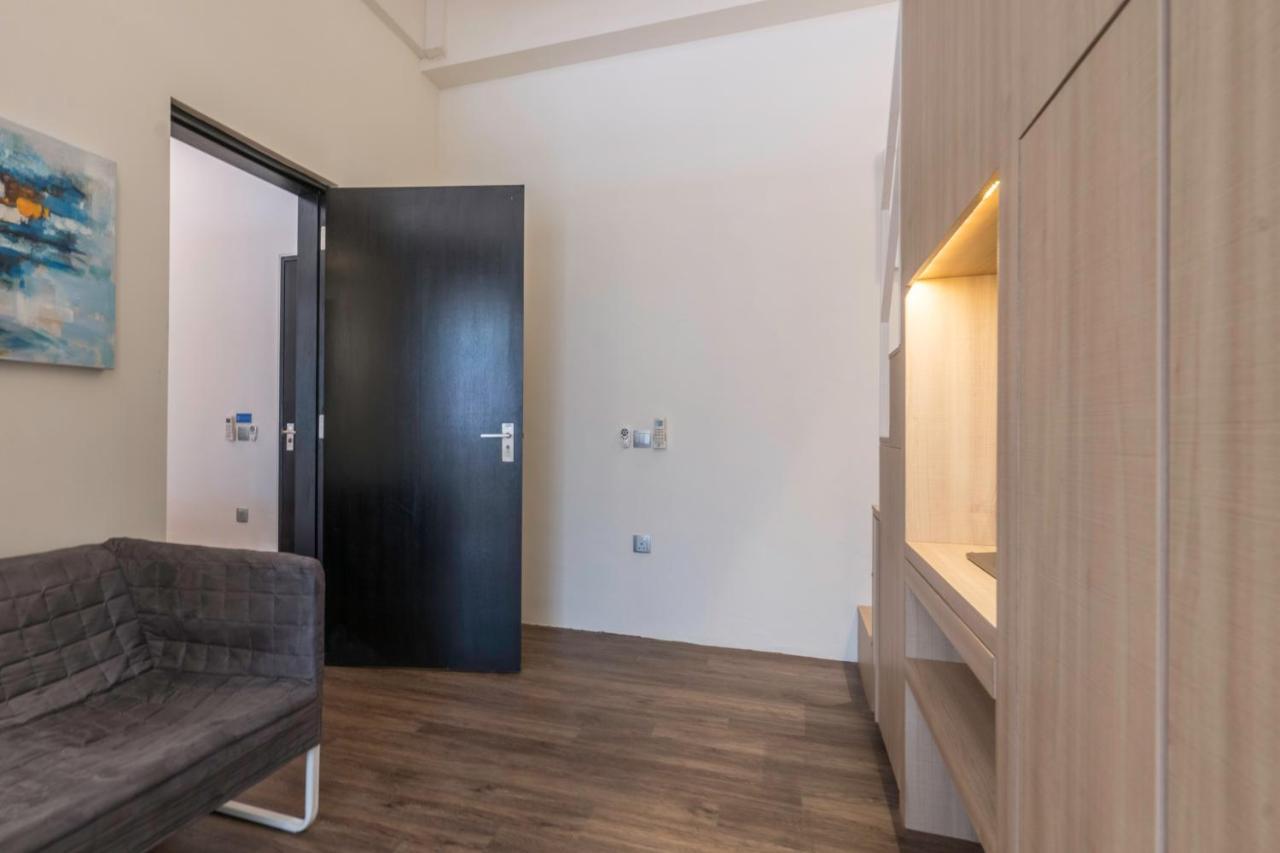 South Buona Vista Studio Suites A