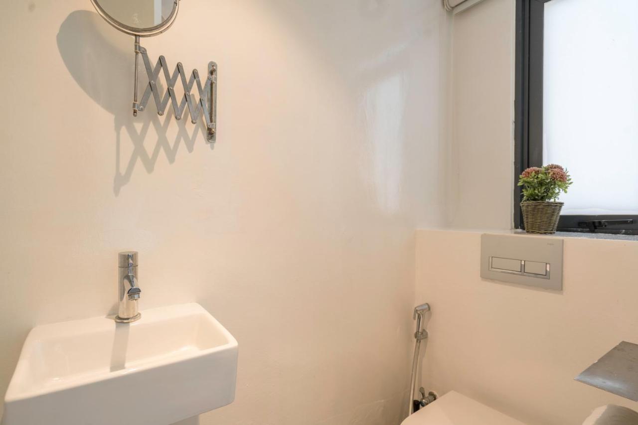 South Buona Vista Studio Suites A * Singapore
