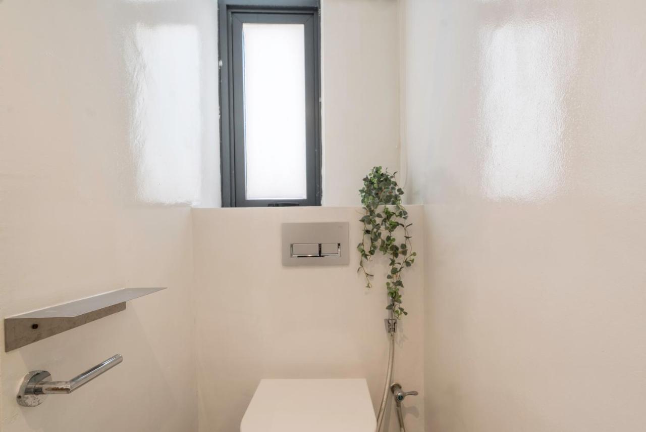 South Buona Vista Studio Suites A * Singapore