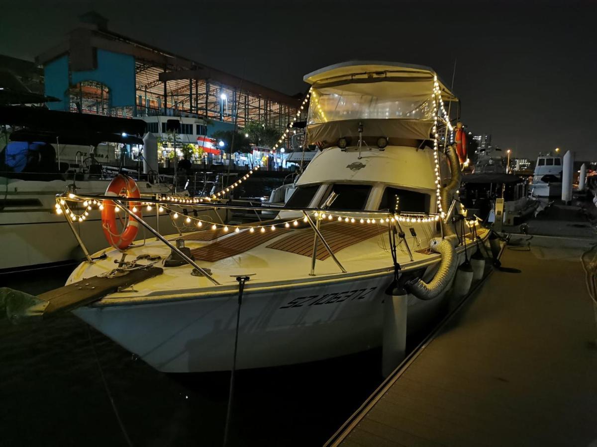 Botel Sweet Elegant Boat @ Marina Waterfront