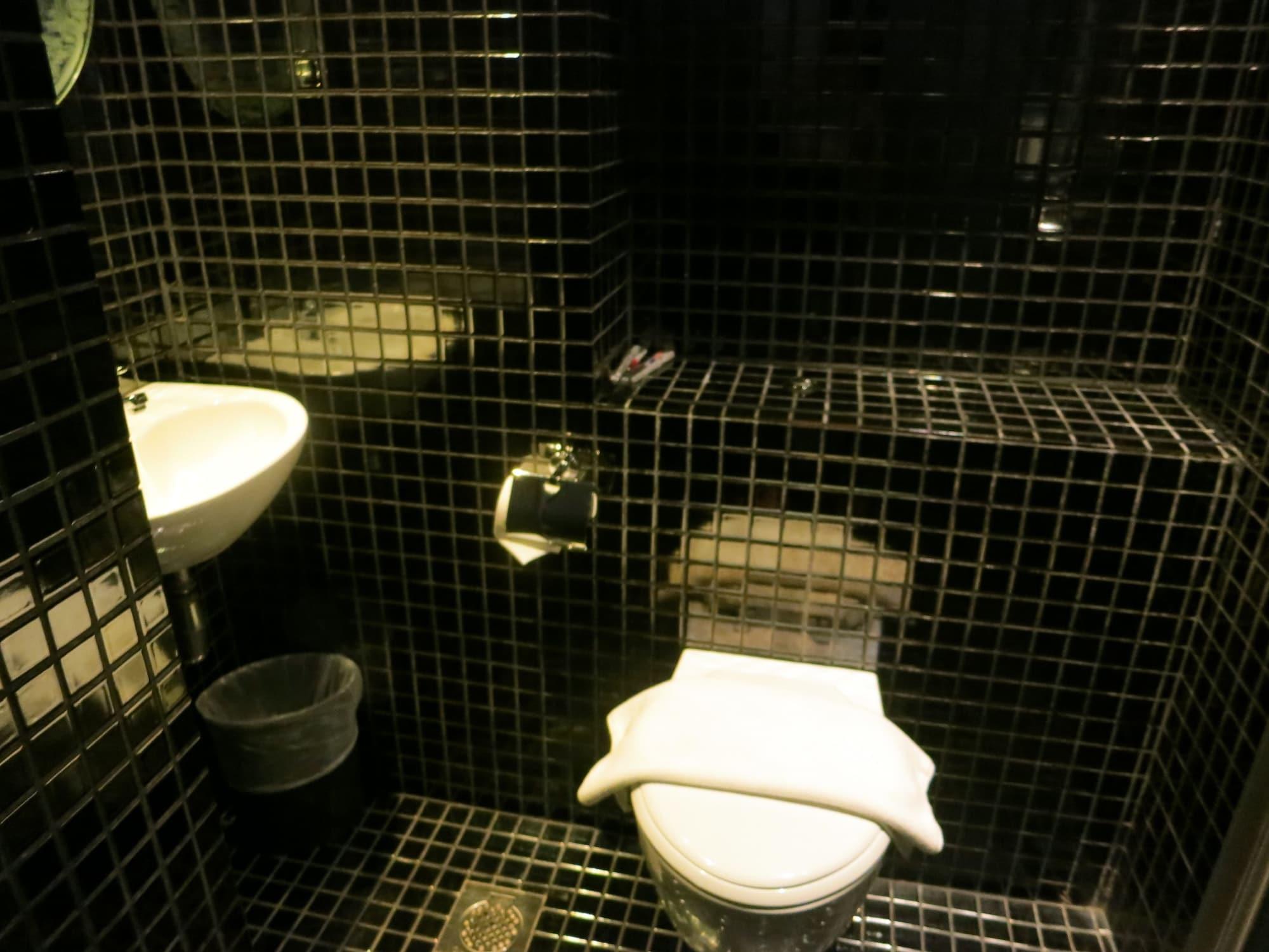 Porcelain By Jl Asia Hotel 3*