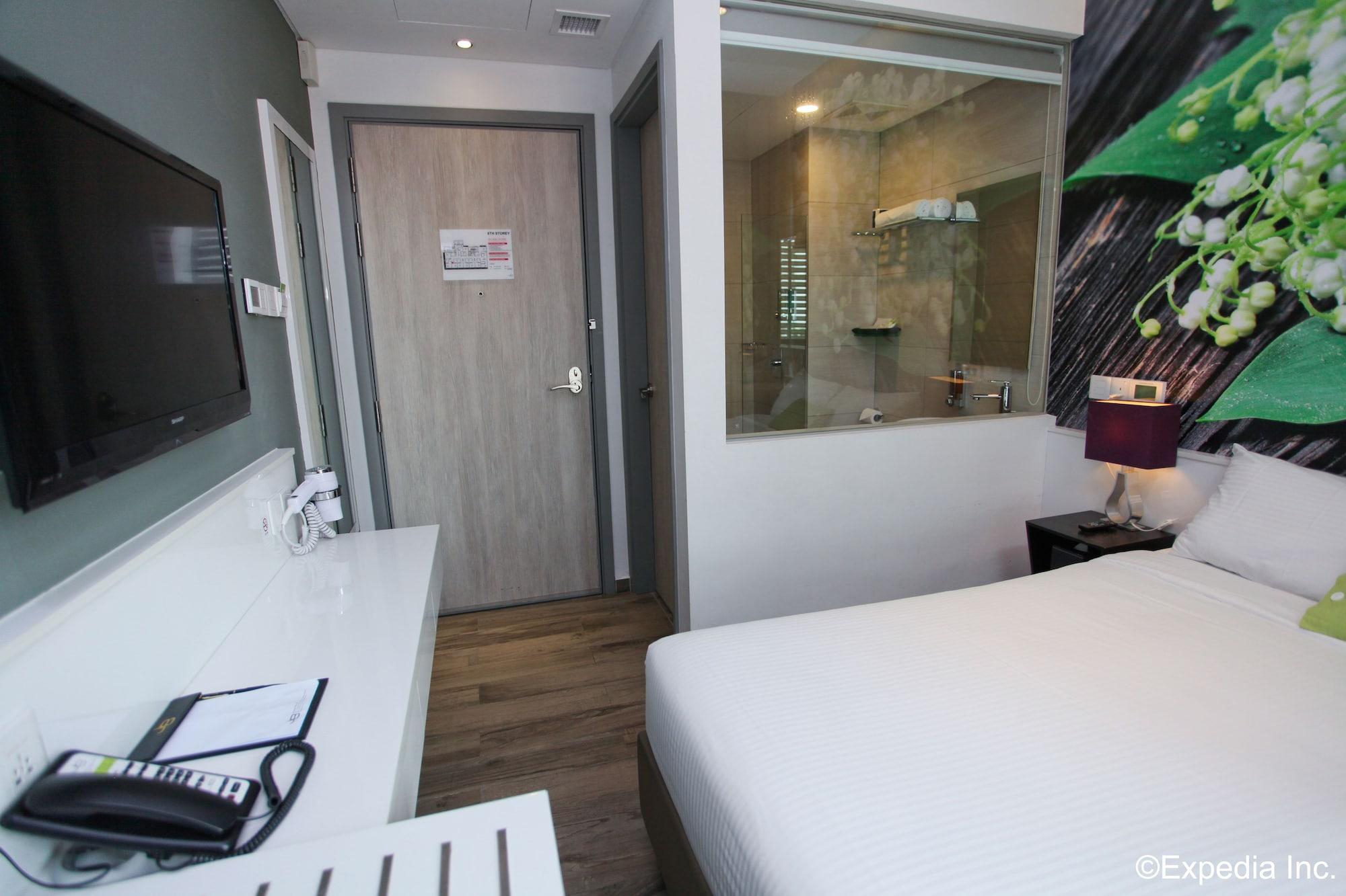 J8 Hotel 3*