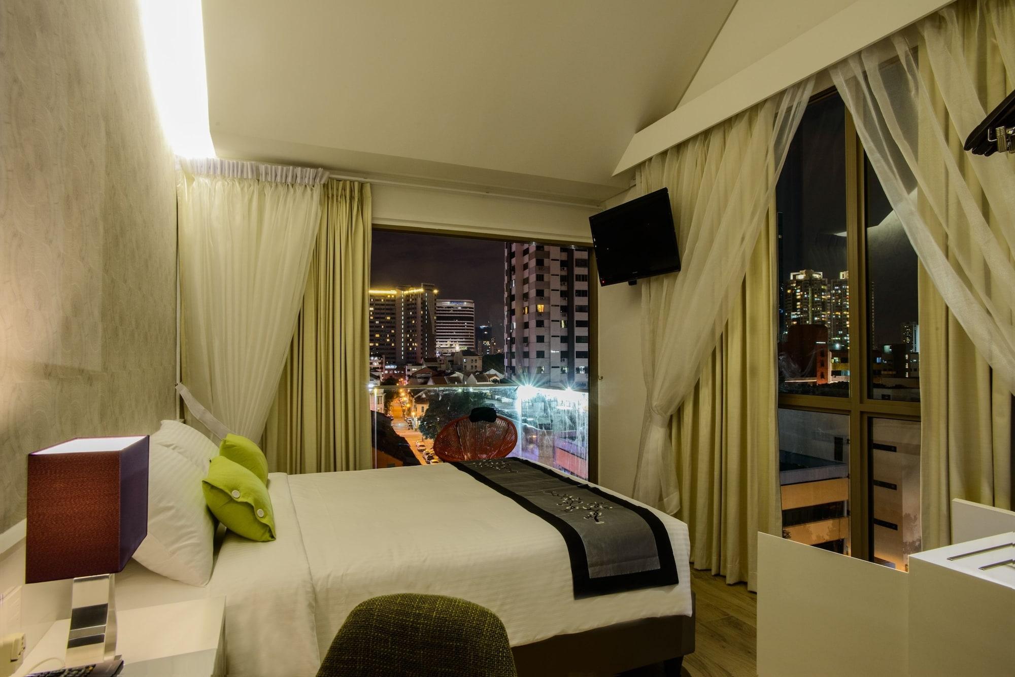 Hotel J8 3*