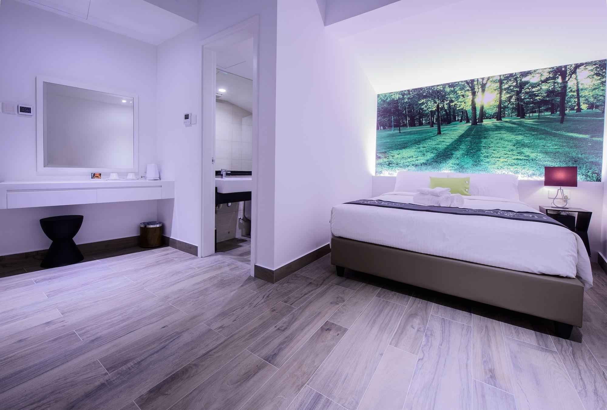 Hotel J8