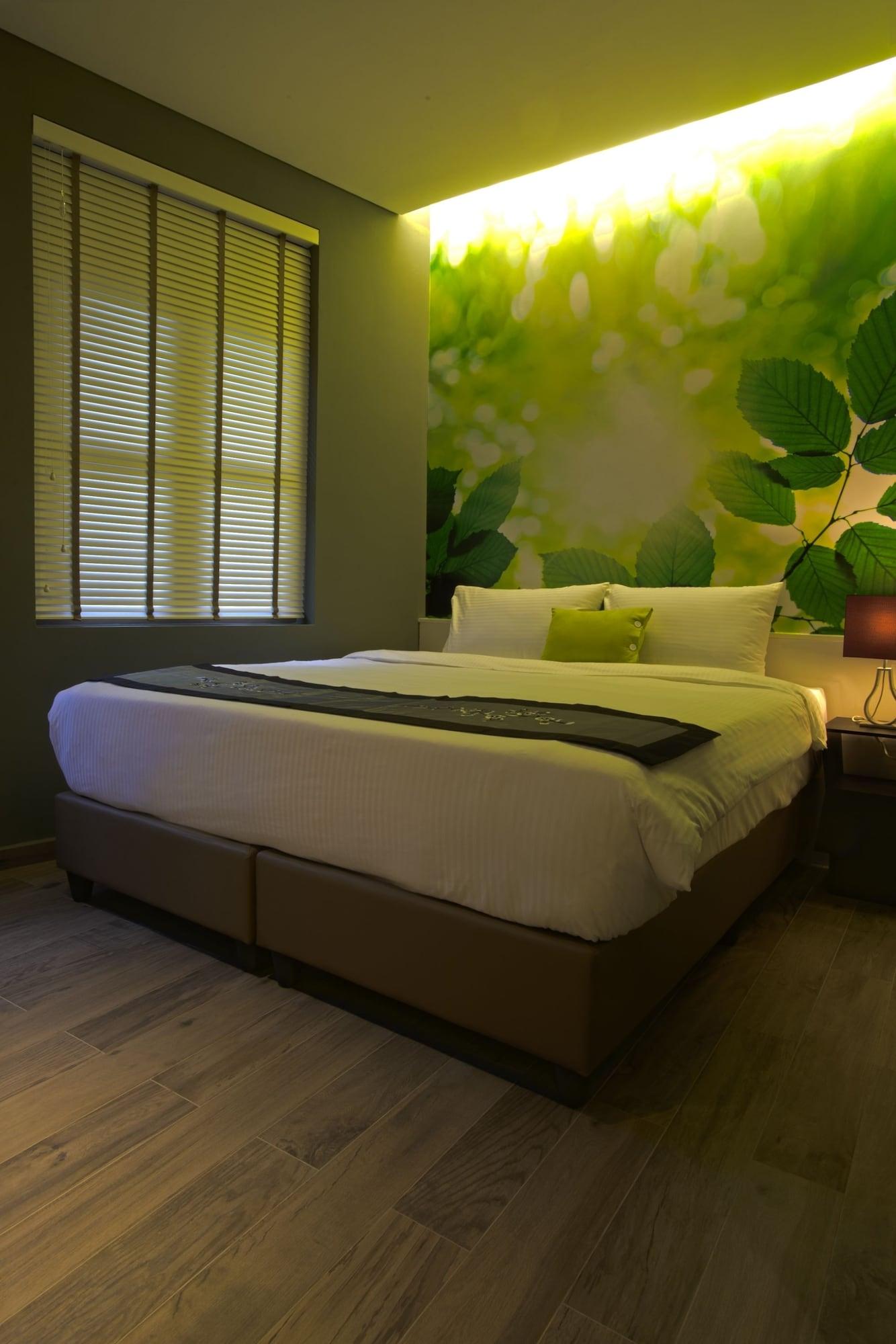 J8 Hotel