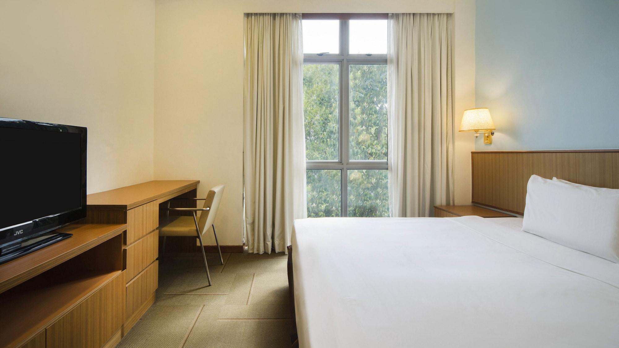 New Cape Hotel