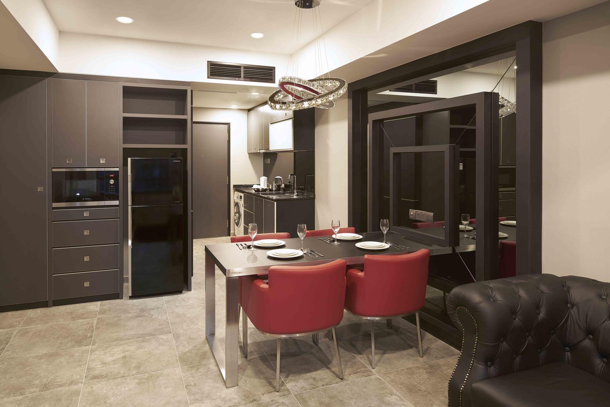 Orchard Grand Court 4*