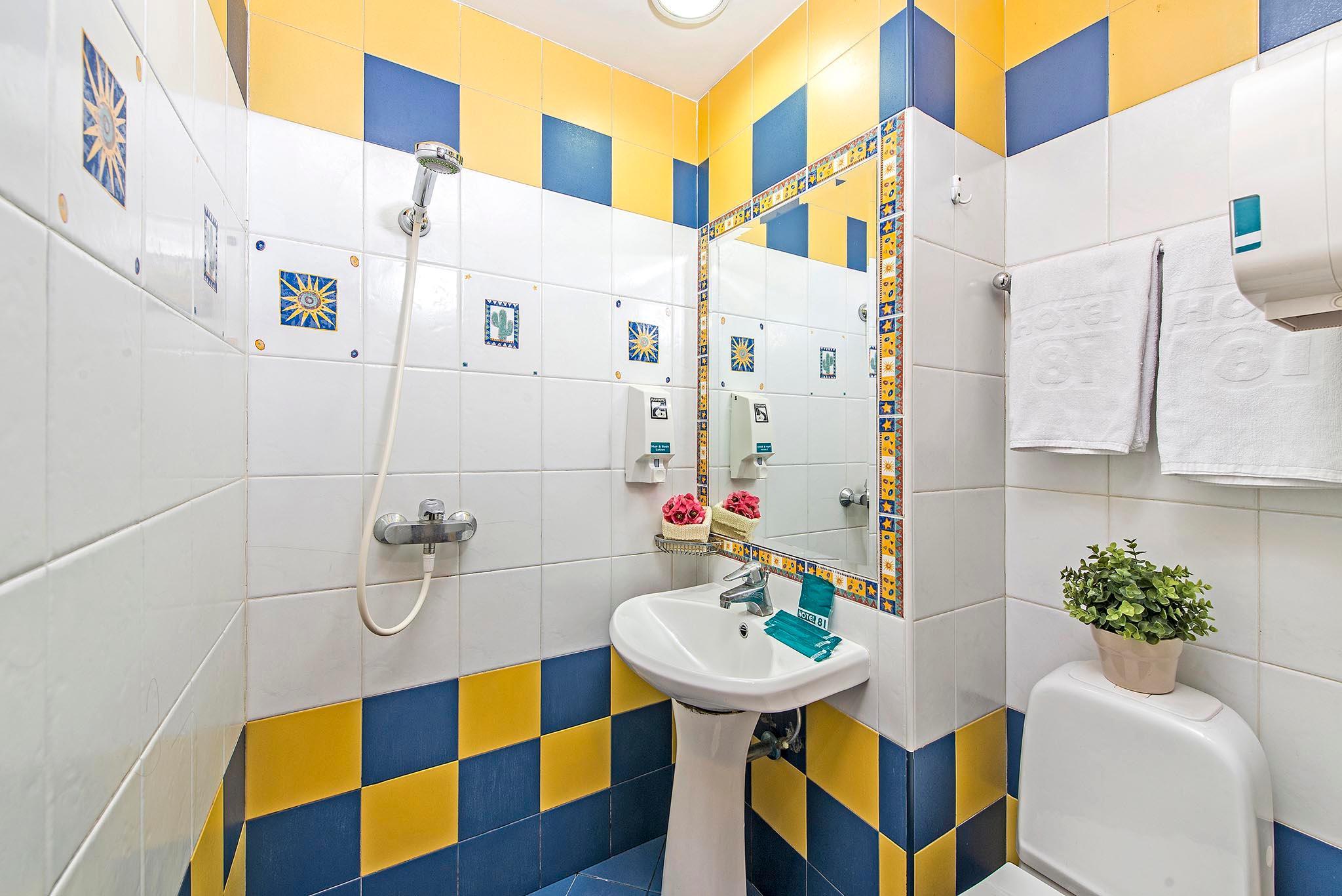 Hotel 81 Palace - Newly Renovated