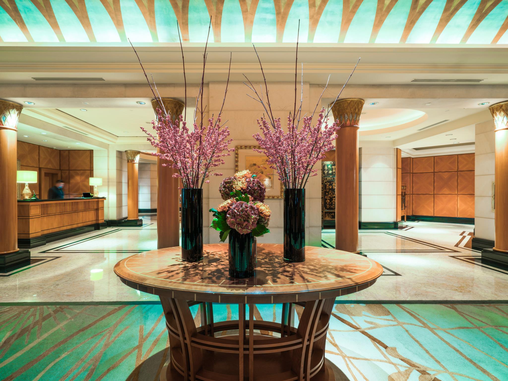 Four Seasons Hotel 5*