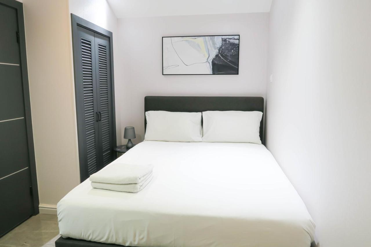 Deluxe & By Rr Apartment Singapore