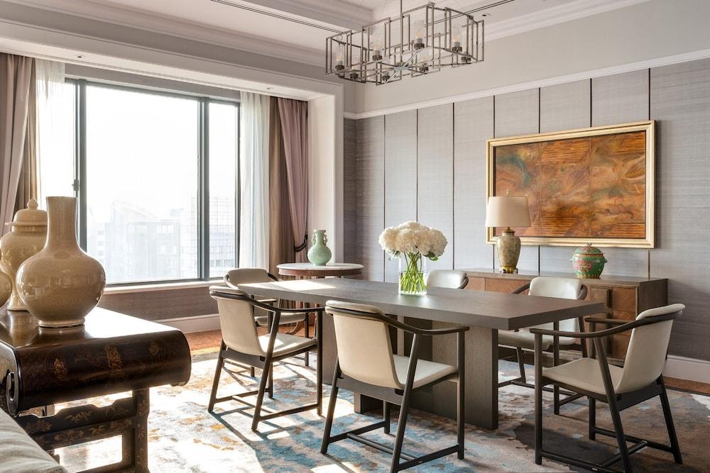 Four Seasons 5*