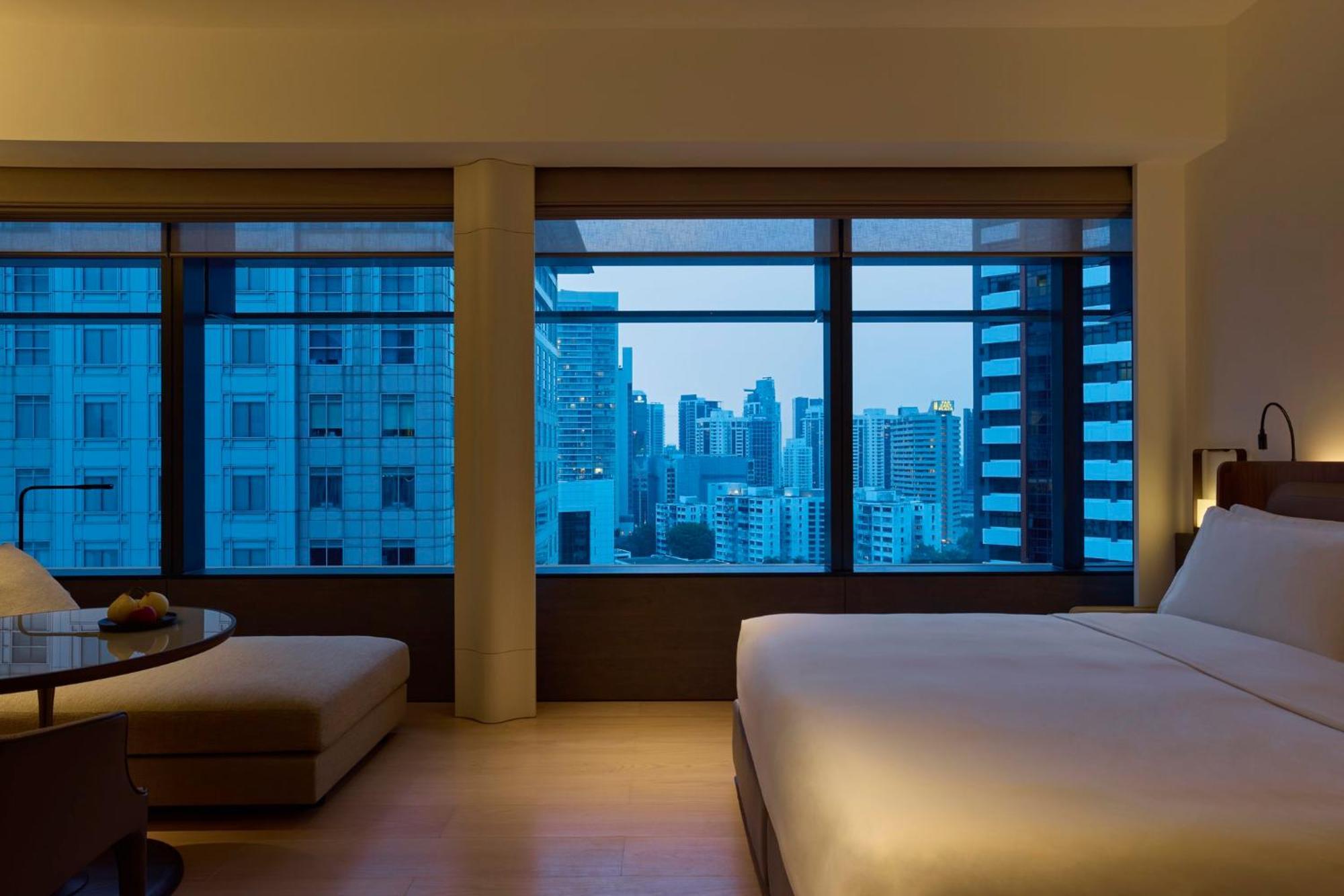 Metropolitan Hotel 5*