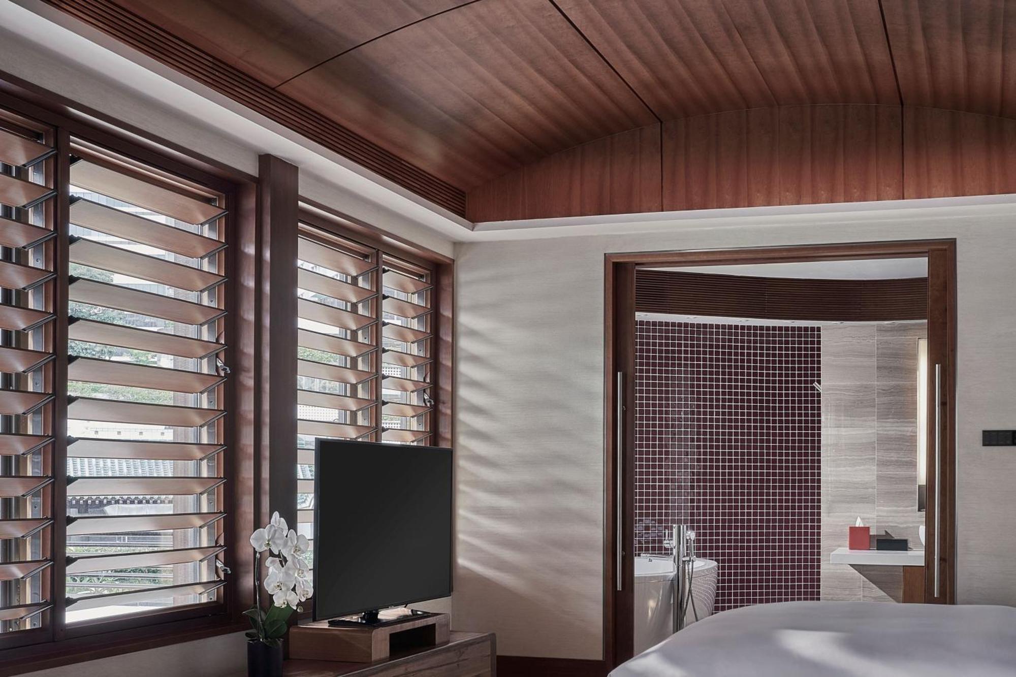 Marriott Tang Plaza Hotel