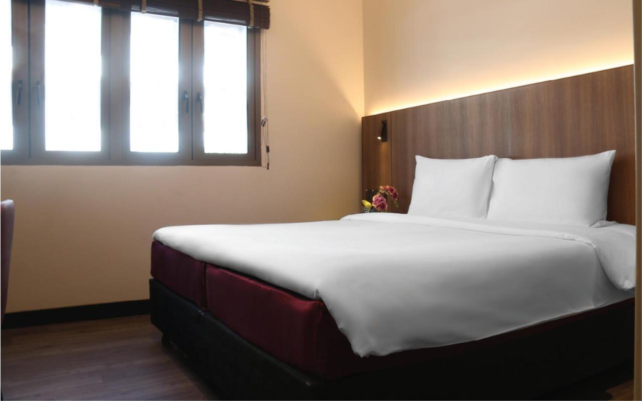 Aqueen Prestige Lavender Singapore