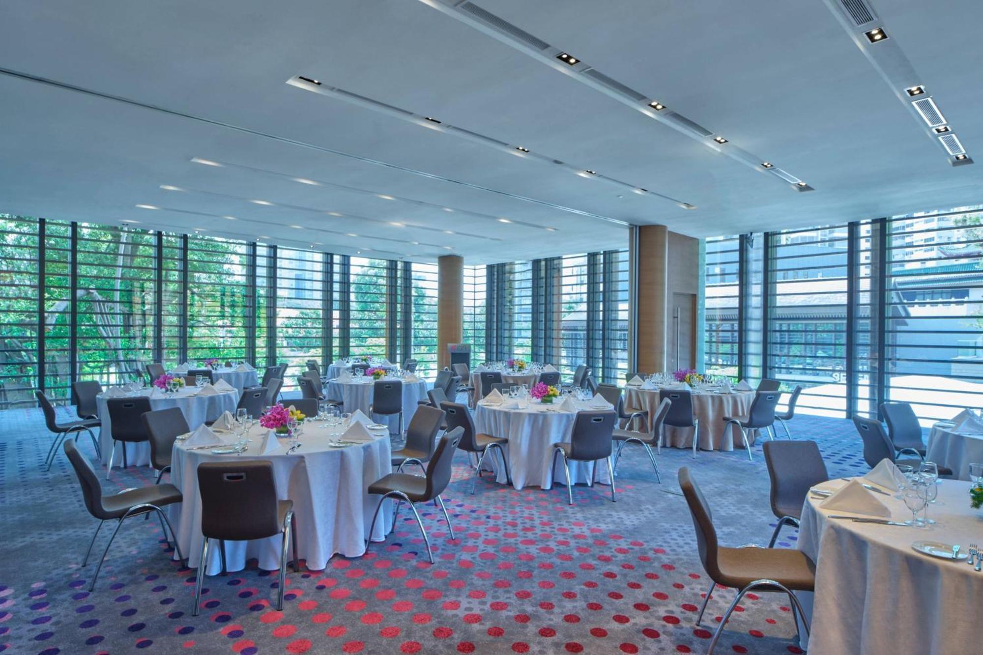 Aloft Novena 4*