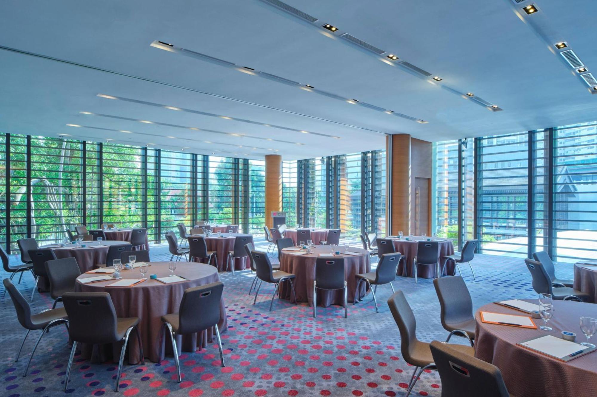 Aloft Novena 4*