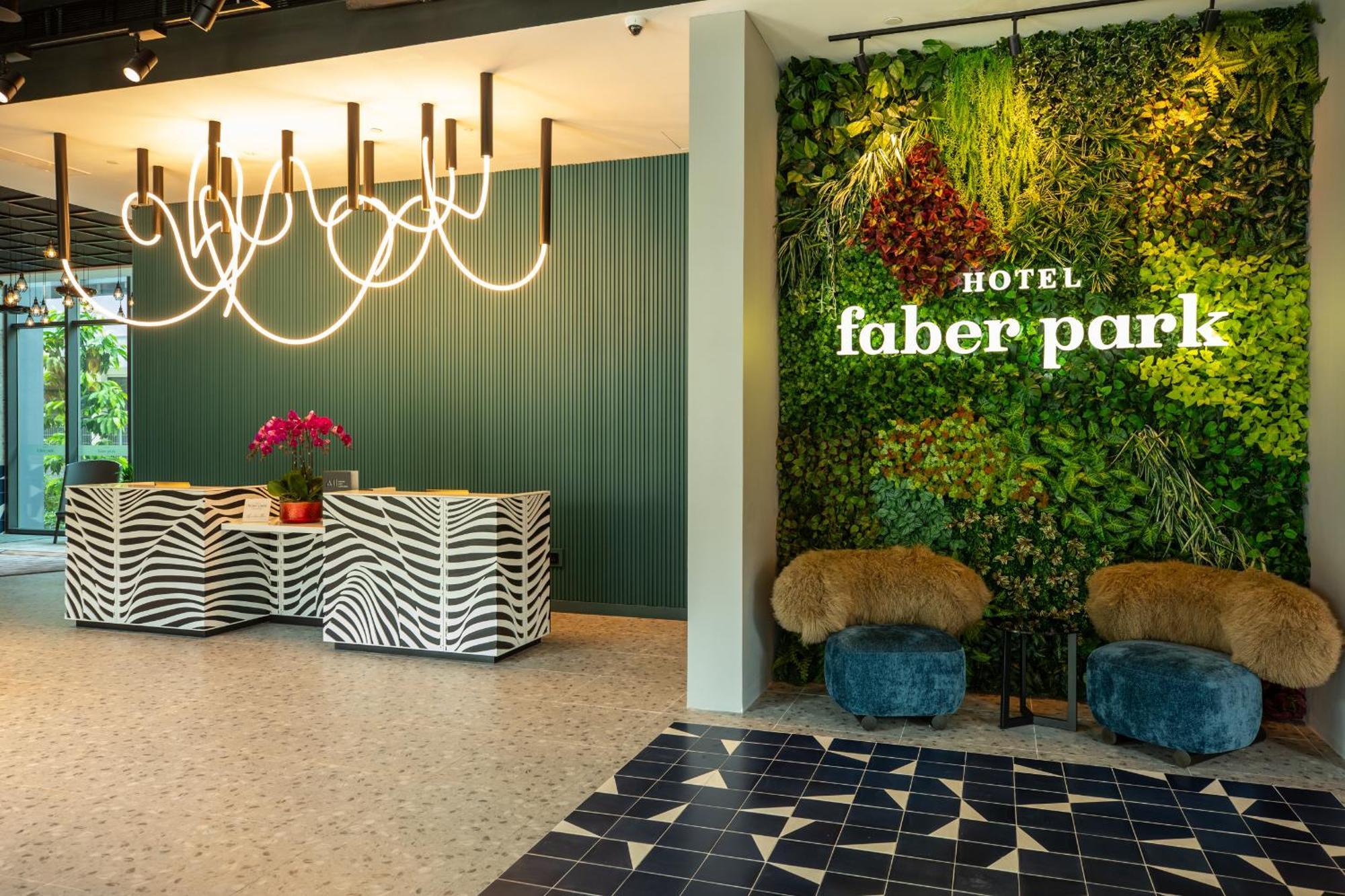 Faber Park - Handwritten Collection 4*