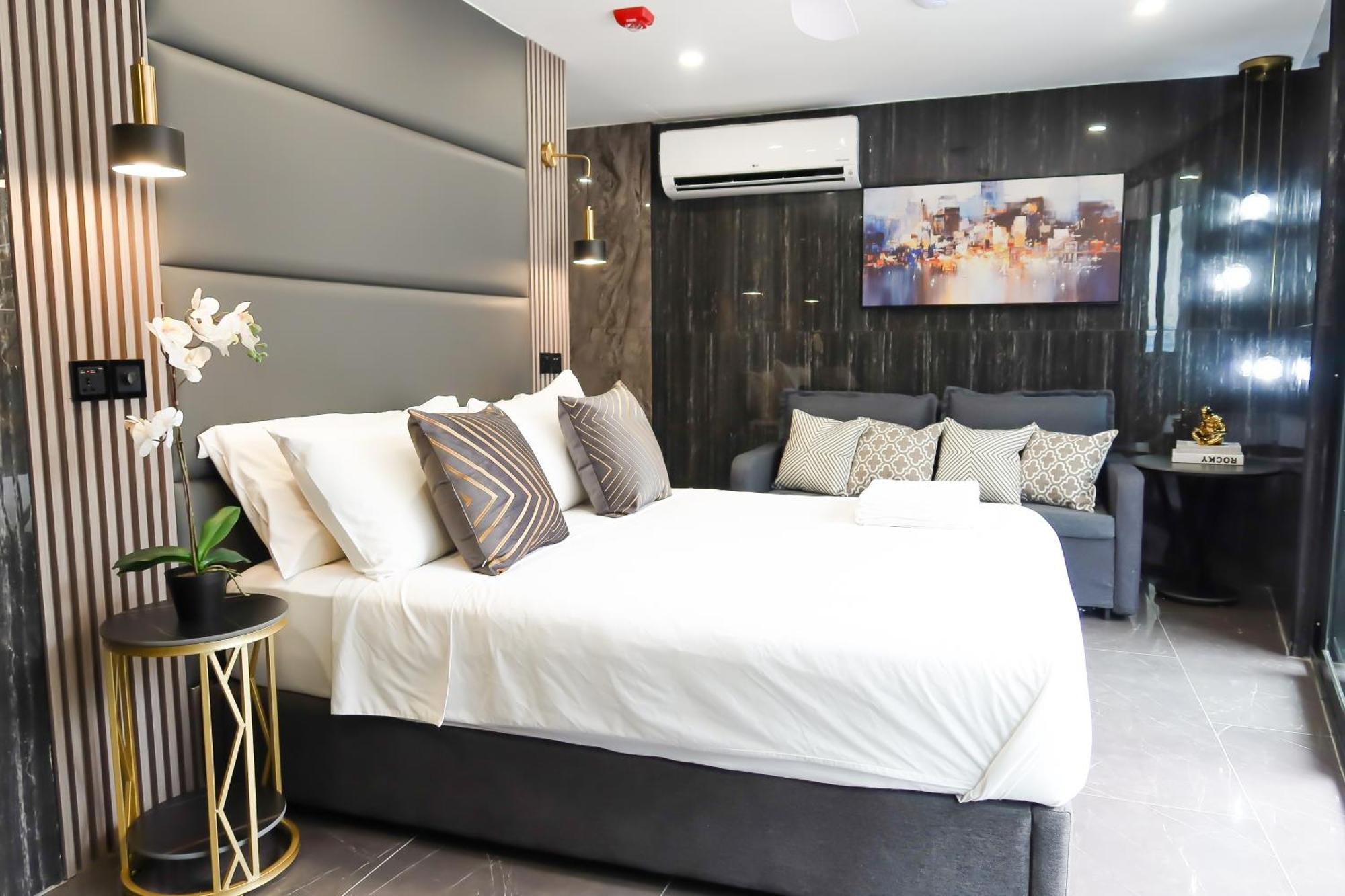 R Residences Apartment Singapore