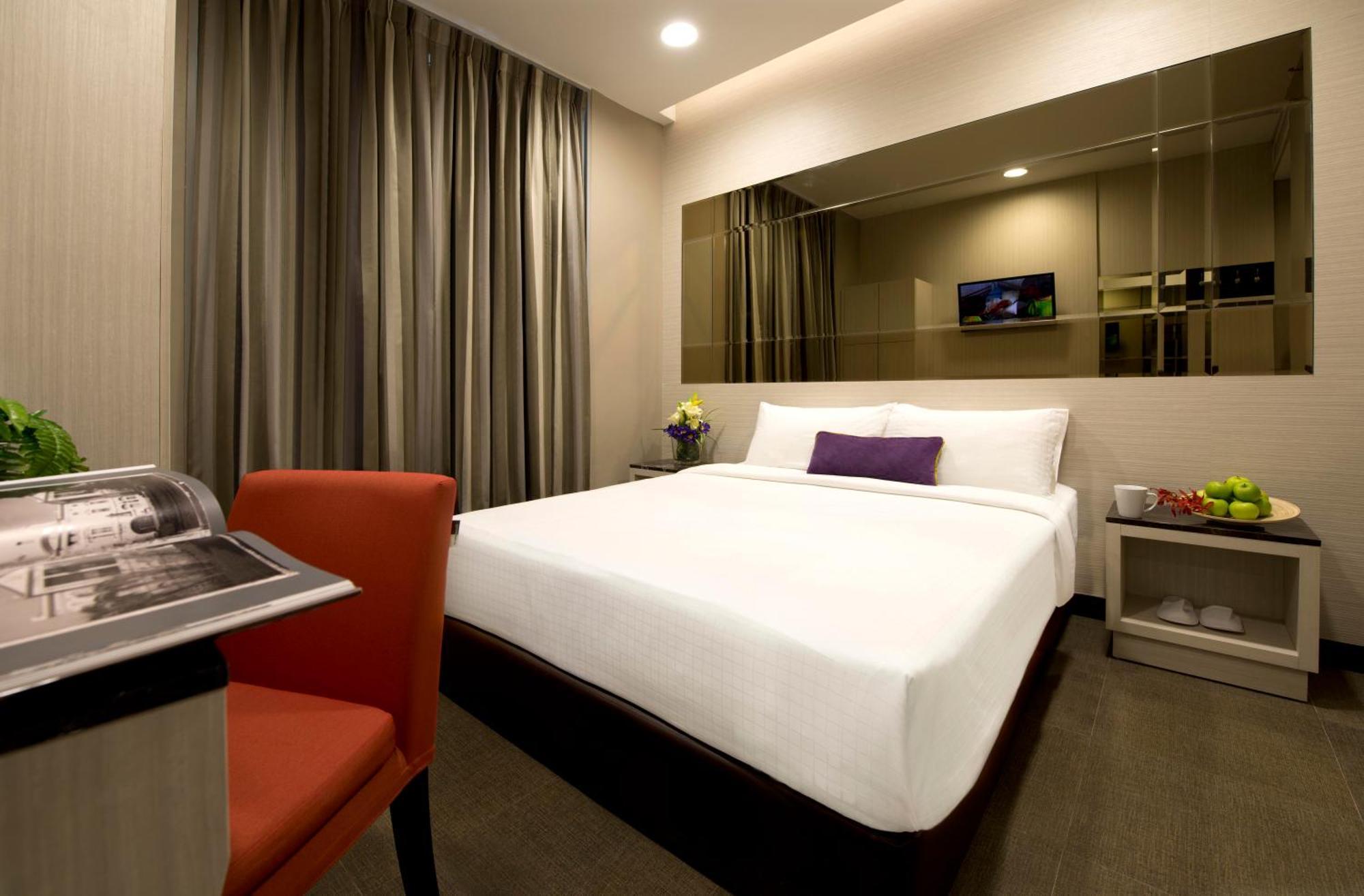V Bencoolen Hotel 4*