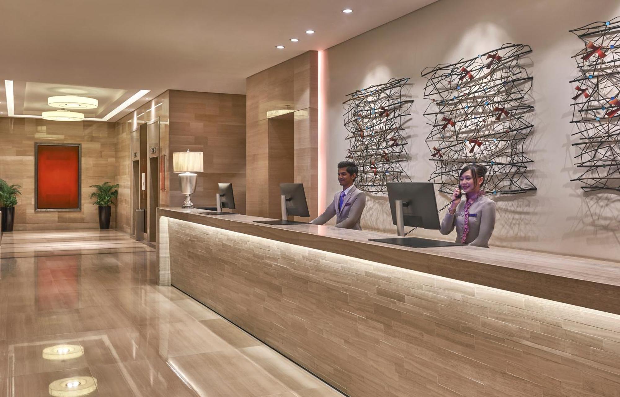 Carlton Hotel