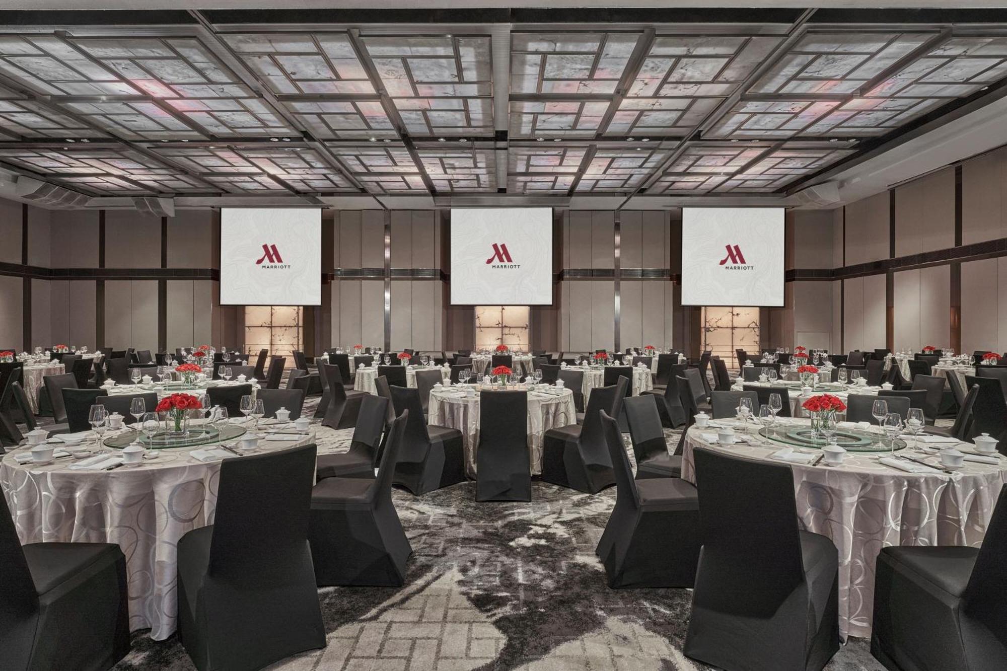 Marriott Tang Plaza Hotel 5*