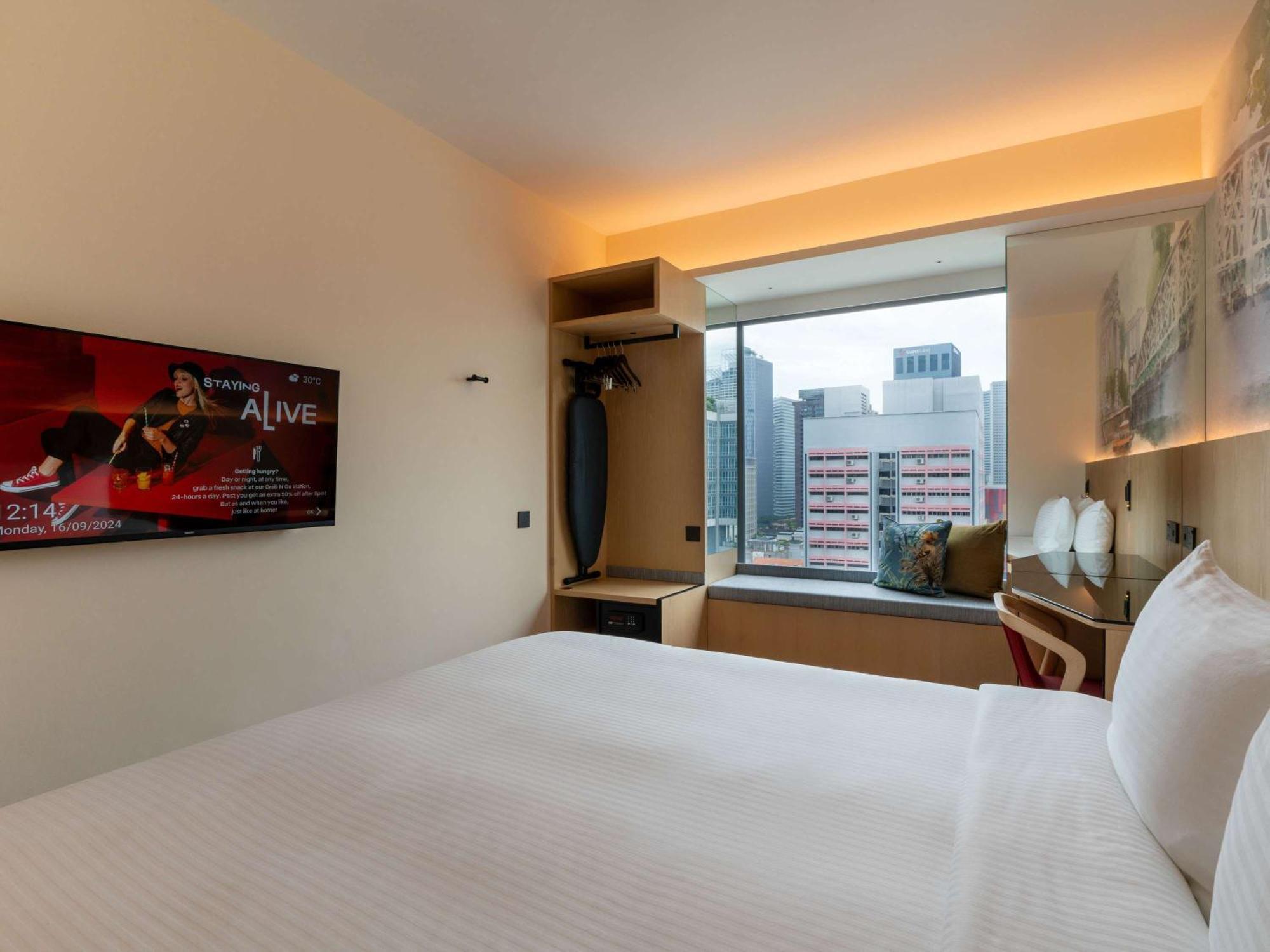 Hotel Ibis On Bencoolen 4*