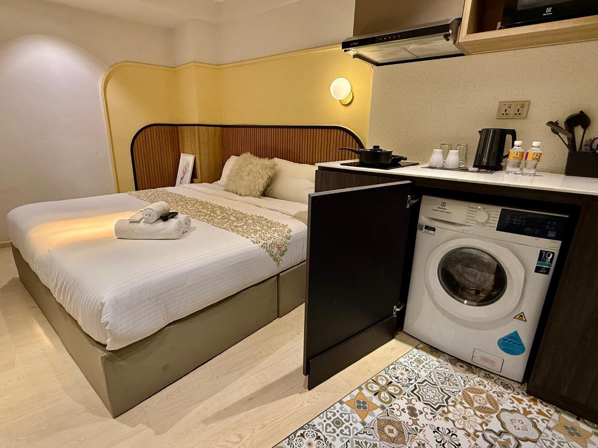 Isa Amber Road Aparthotel 3*