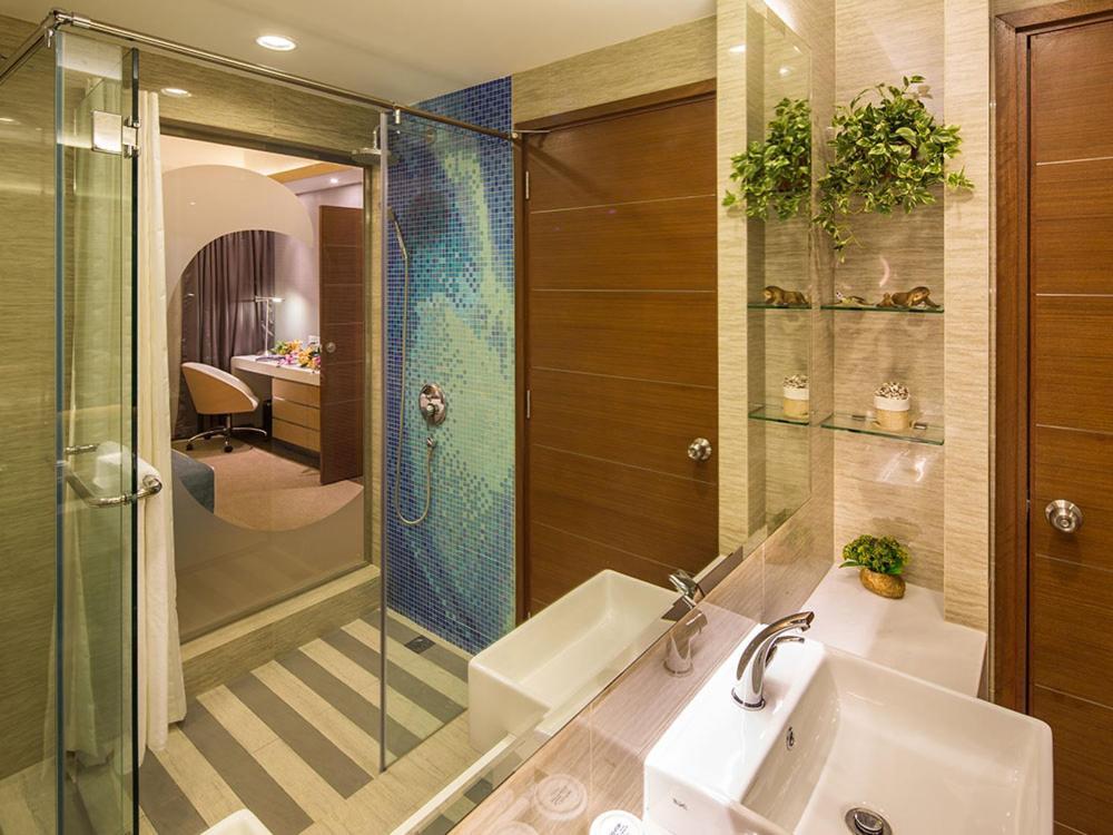 Republic Of Yacht Club 4*
