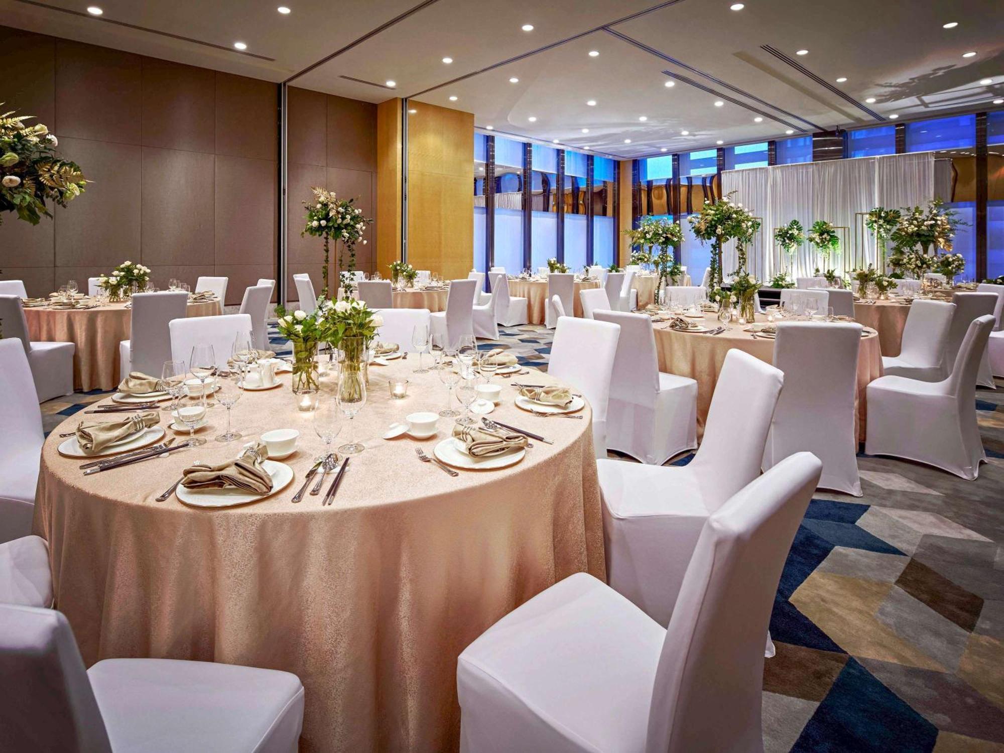 Sofitel Centre Hotel 5*