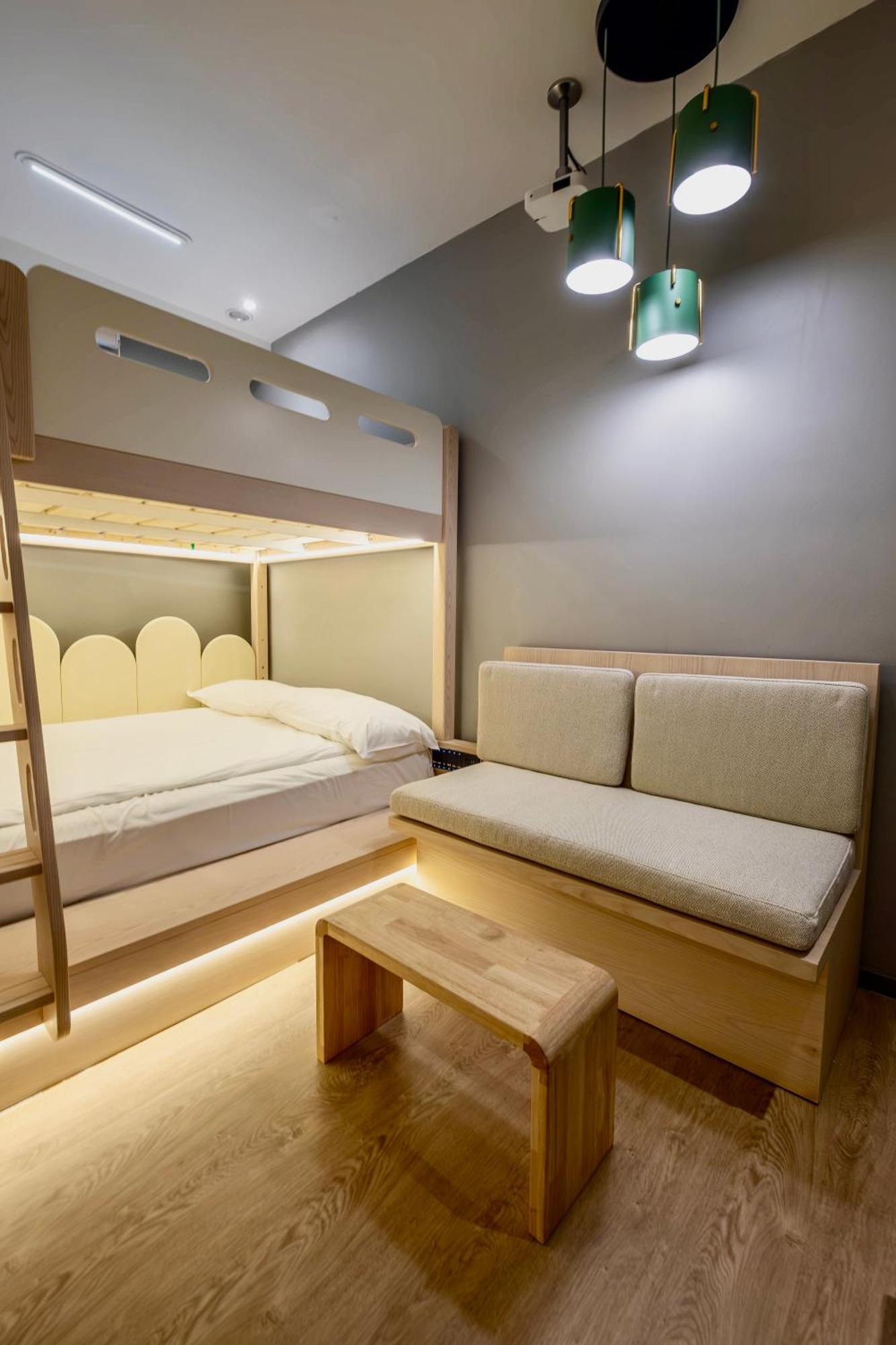 Rest Chinatown Hotel