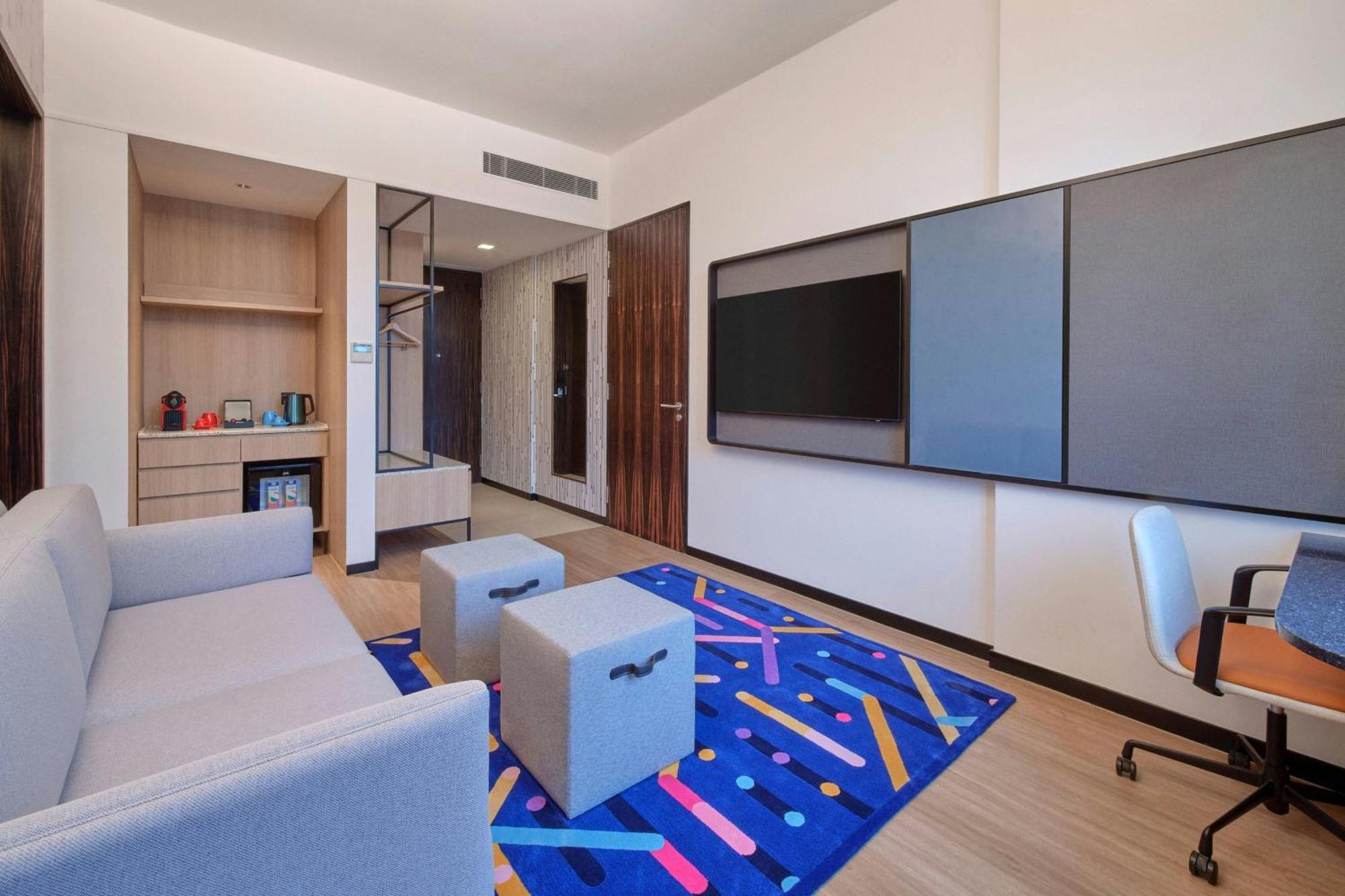 Aloft Novena 4*