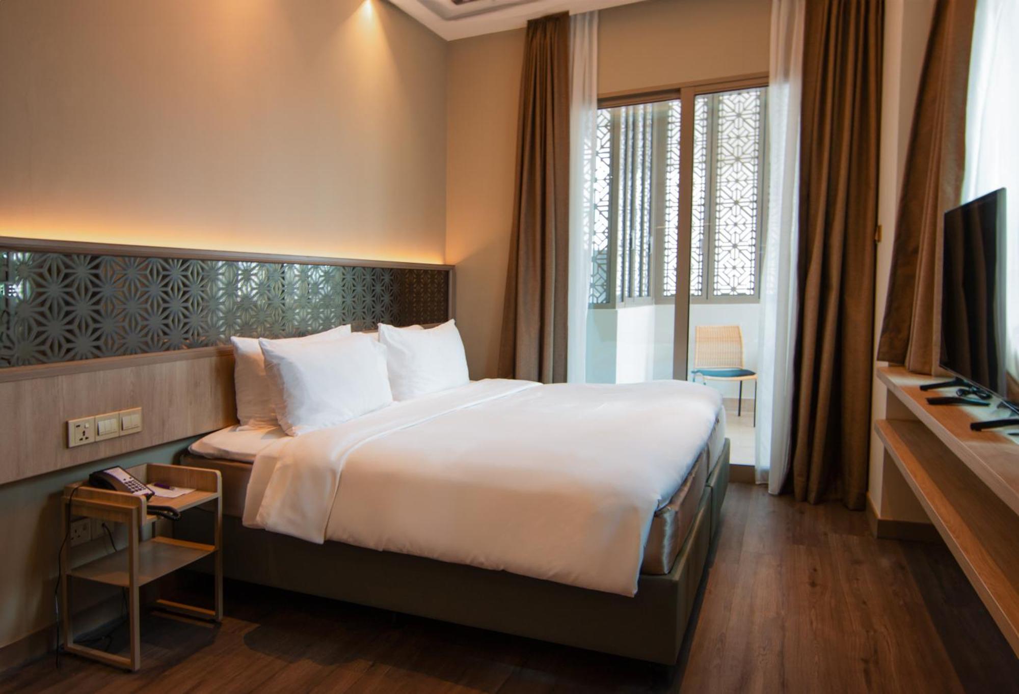 Aqueen Prestige Jalan Besar Hotel