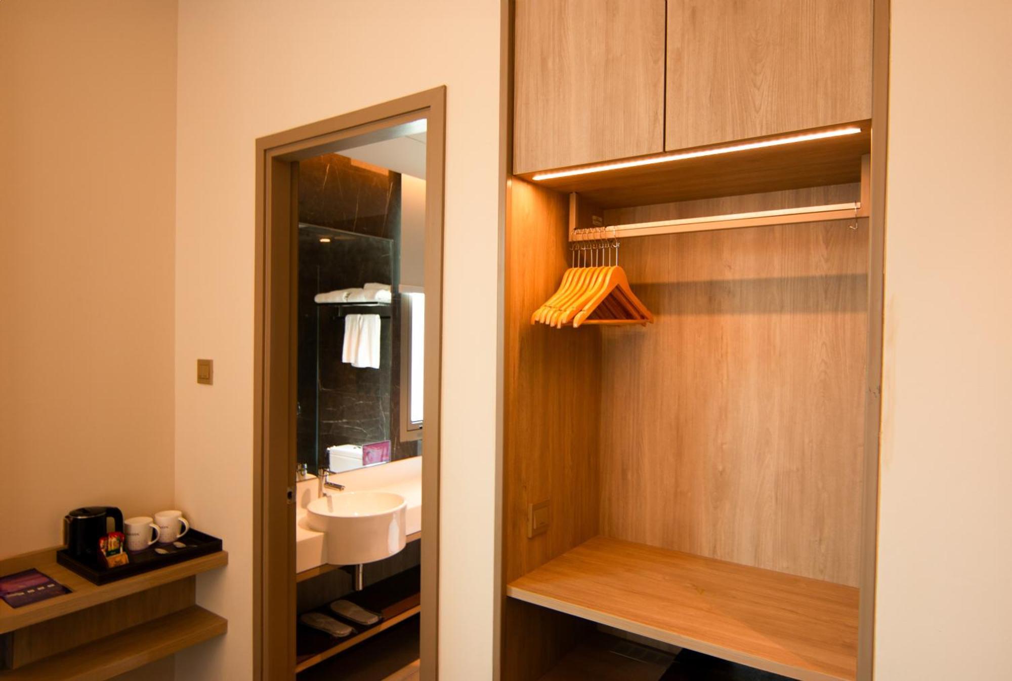 Aqueen Prestige Jalan Besar Hotel