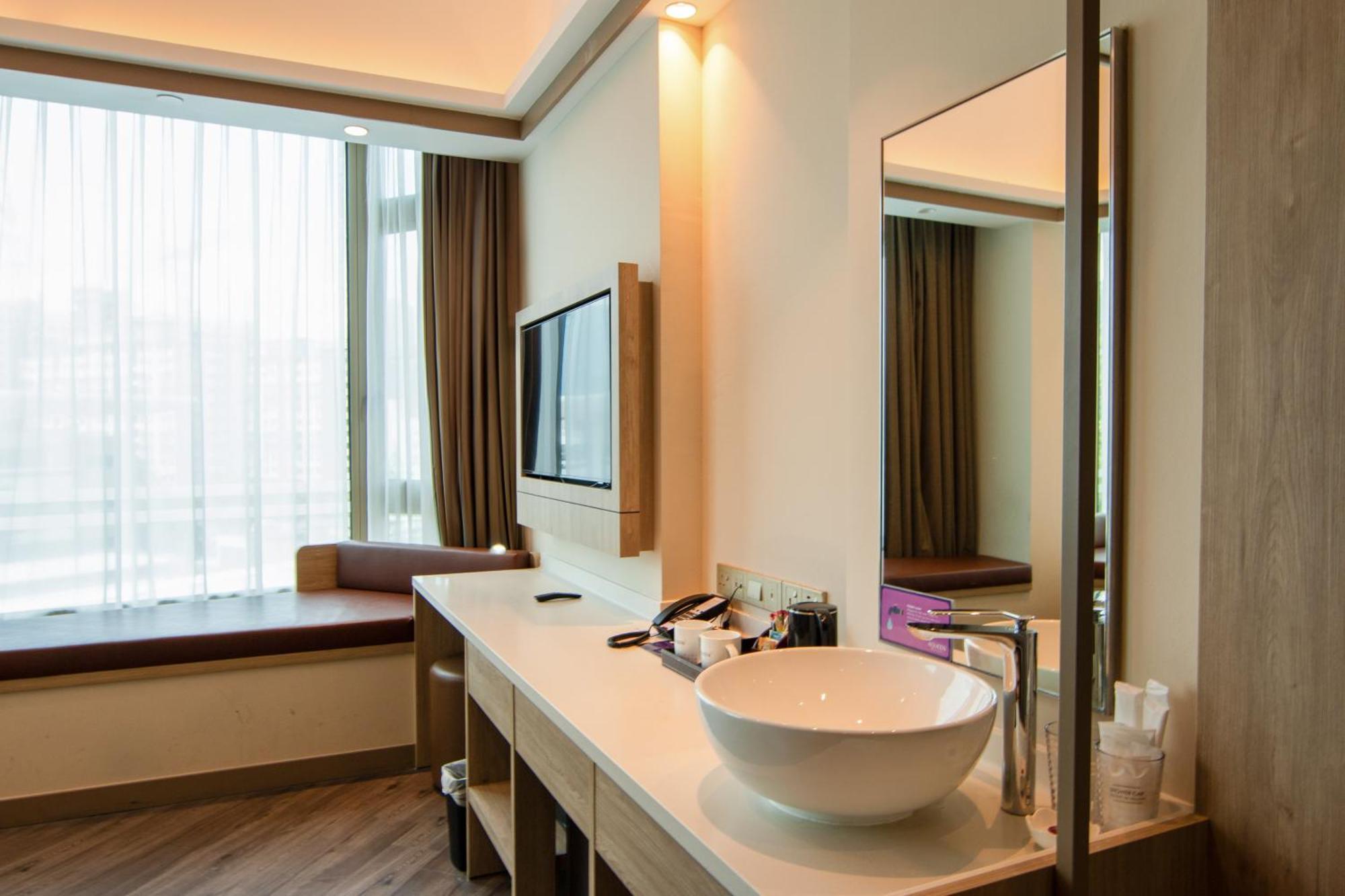 Hotel Aqueen Prestige Jalan Besar Singapore